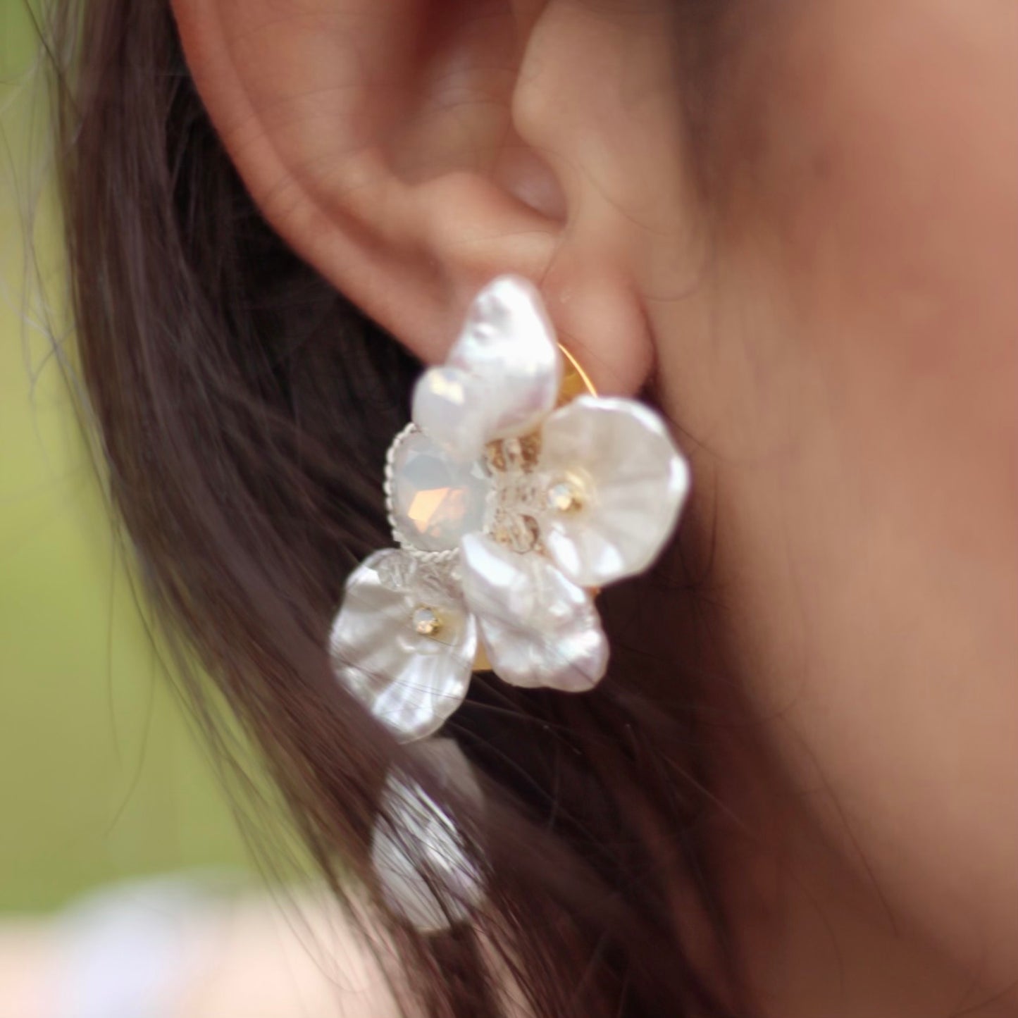 Nour Shell Earrings